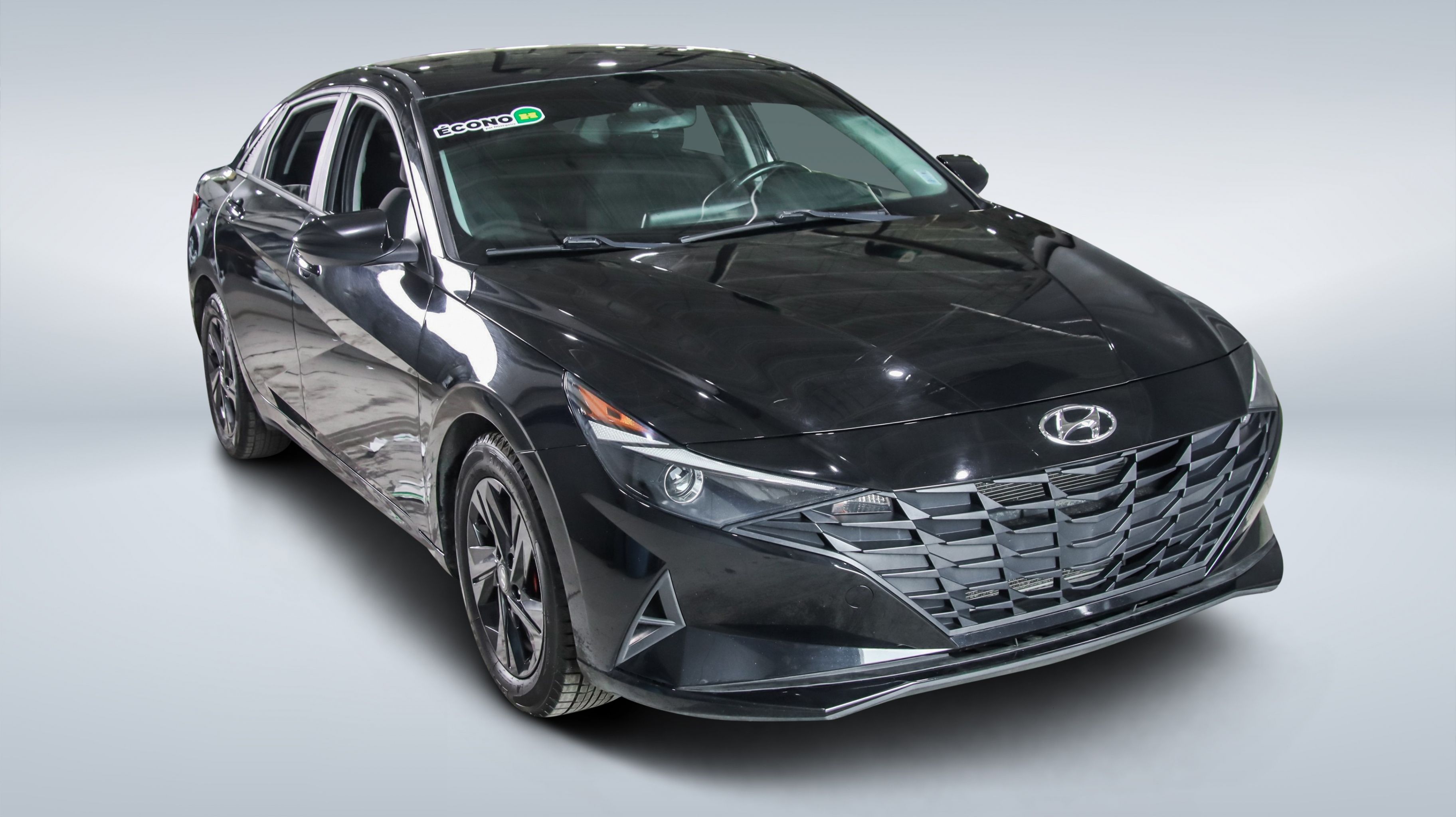 2021 Hyundai Elantra — Monbili