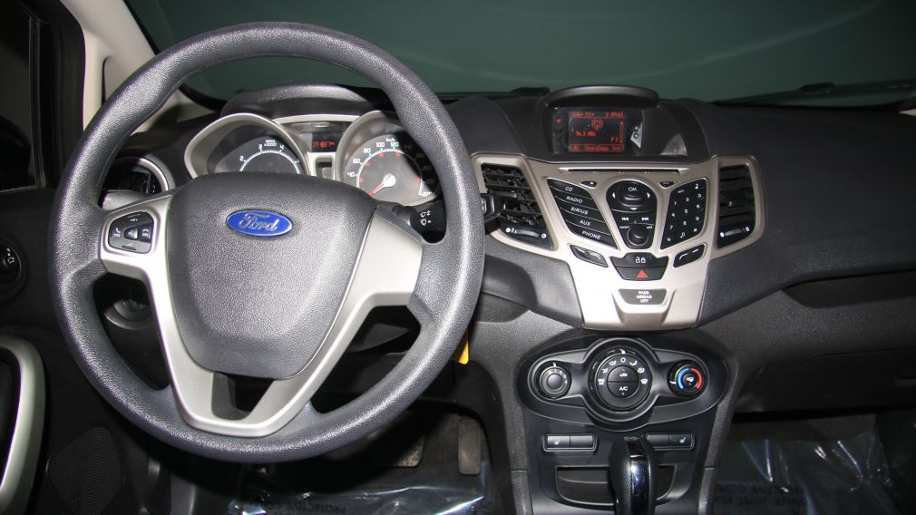 2013 Ford Fiesta SE #9