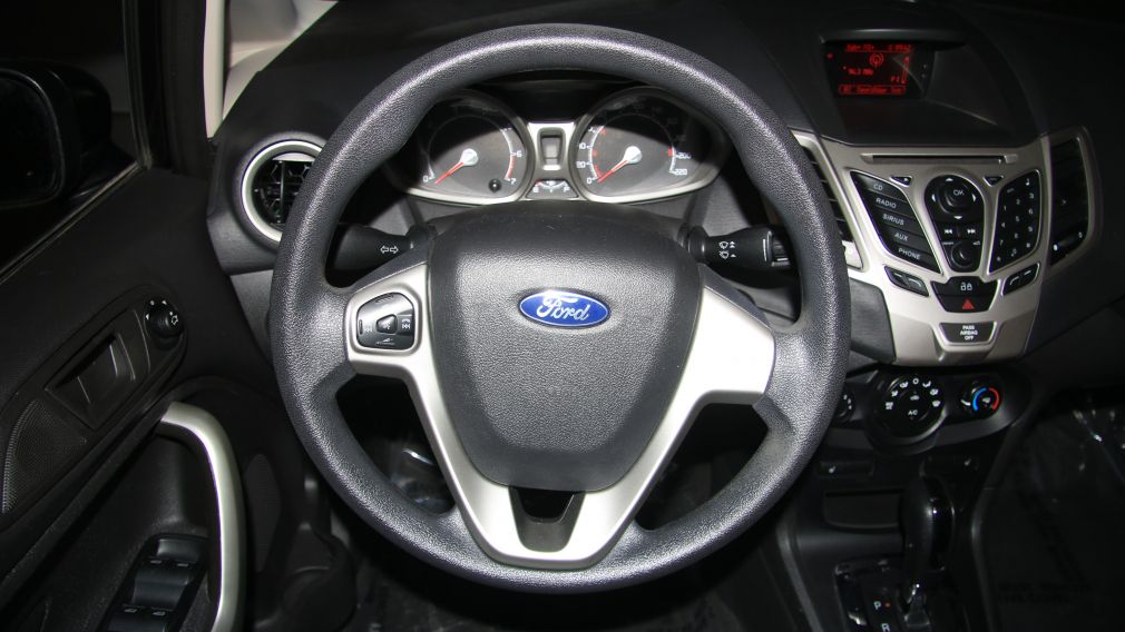 2013 Ford Fiesta SE #10