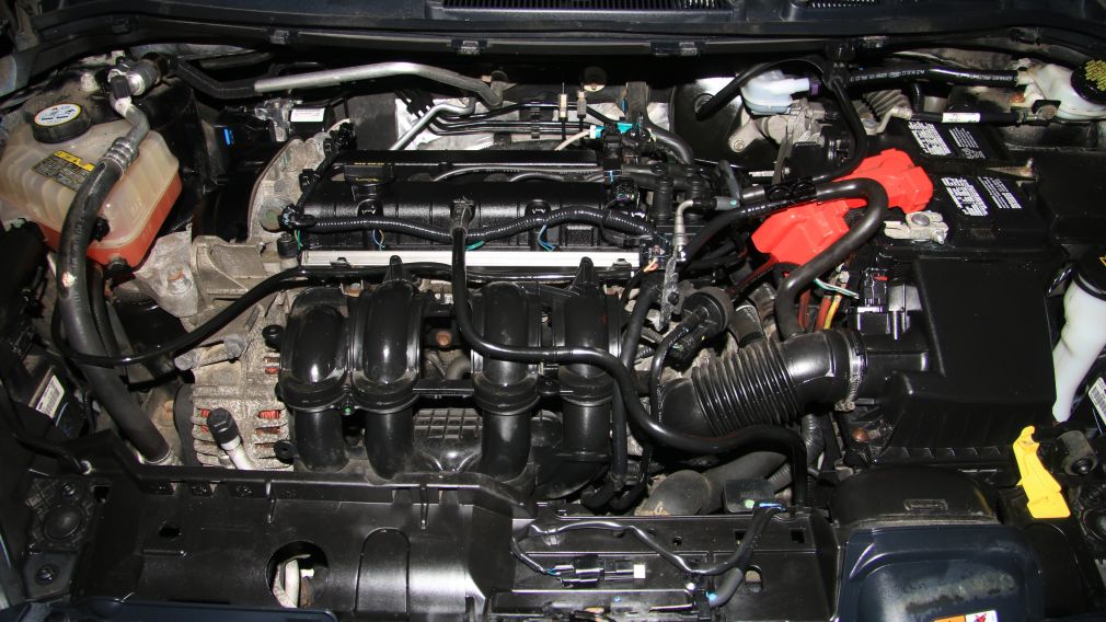 2013 Ford Fiesta SE #19