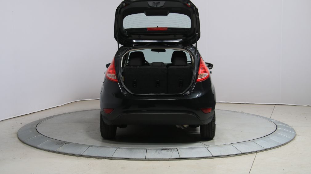 2013 Ford Fiesta SE #20