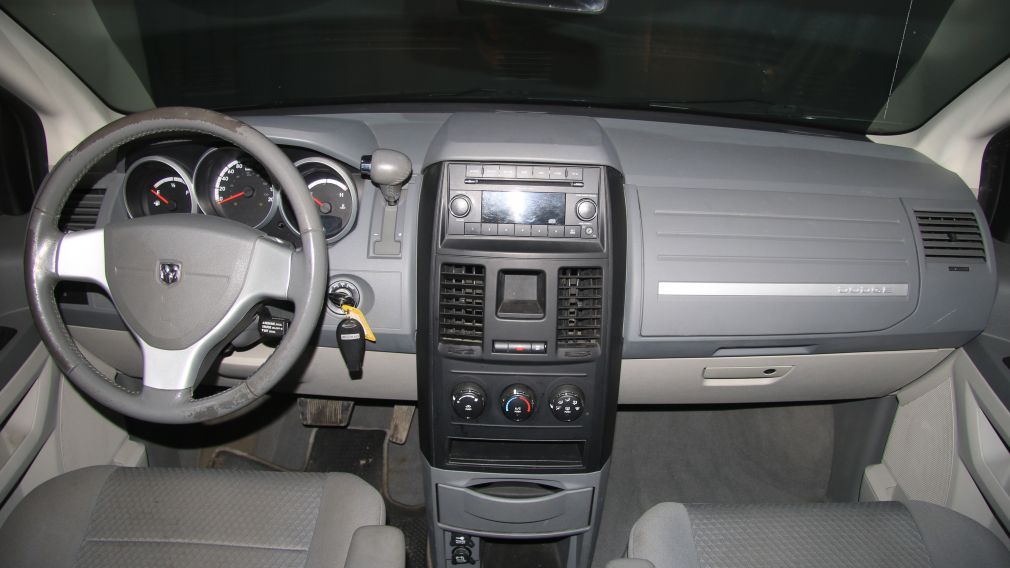 2009 Dodge GR Caravan SE #12
