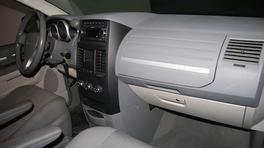 2009 Dodge GR Caravan SE #20