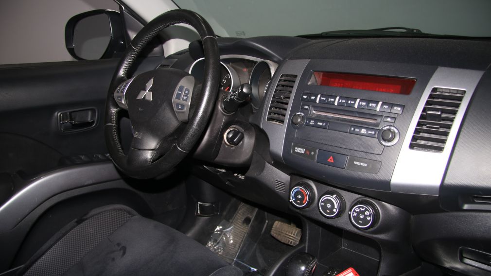 2012 Mitsubishi Outlander LS V6 4WD 7 PASSAGERS #25