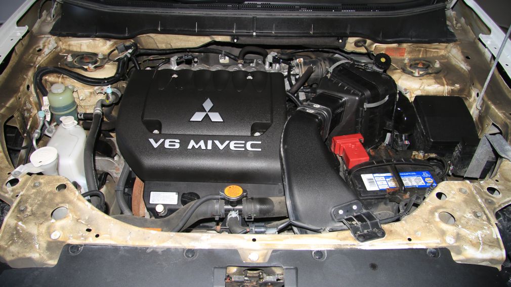 2012 Mitsubishi Outlander LS V6 4WD 7 PASSAGERS #27