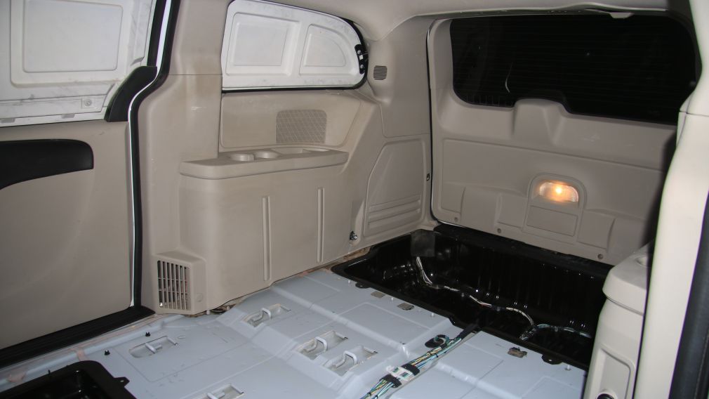 2014 Ram Cargo Van 119" WB A/C GR ELECT #18