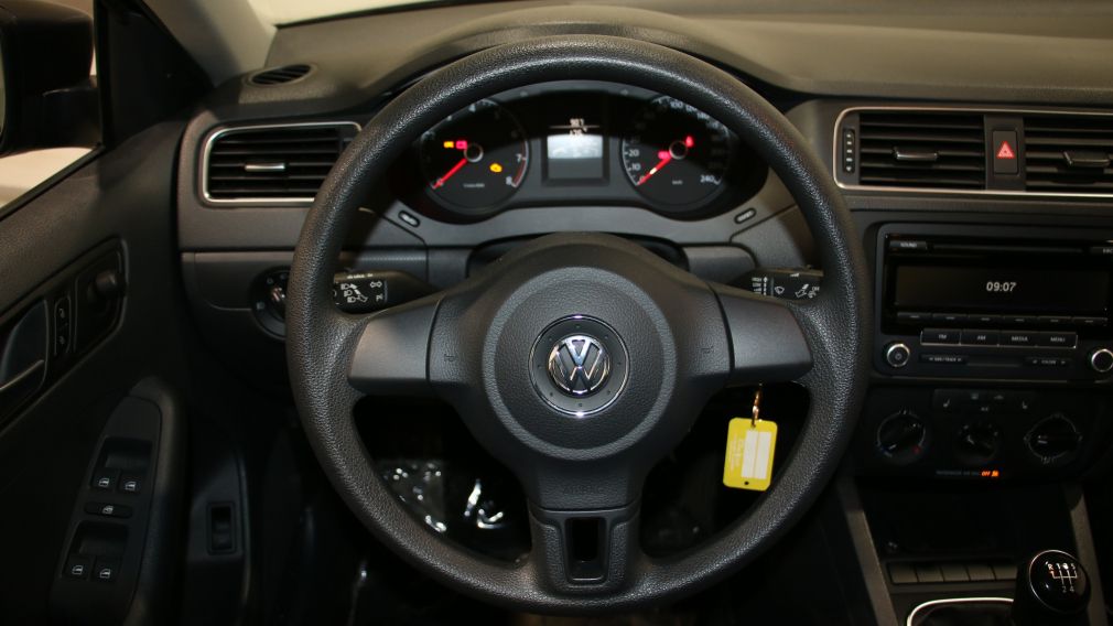 2013 Volkswagen Jetta Trendline A/C MAGS #14