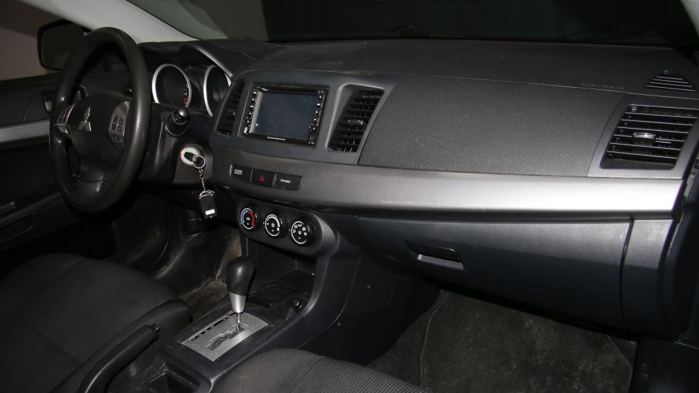 2011 Mitsubishi Lancer SE #20