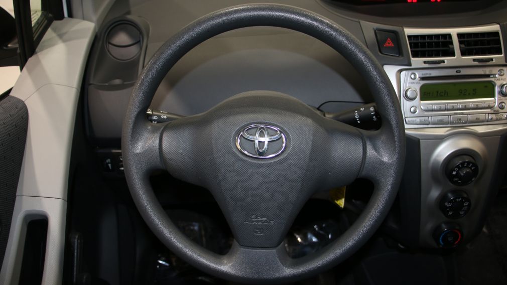 2010 Toyota Yaris LE #12