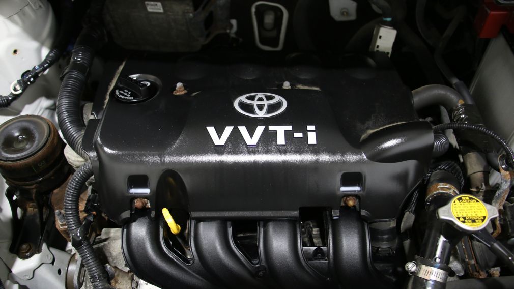 2010 Toyota Yaris LE #22