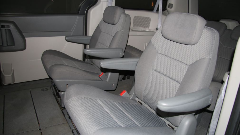 2010 Dodge GR Caravan SE #16