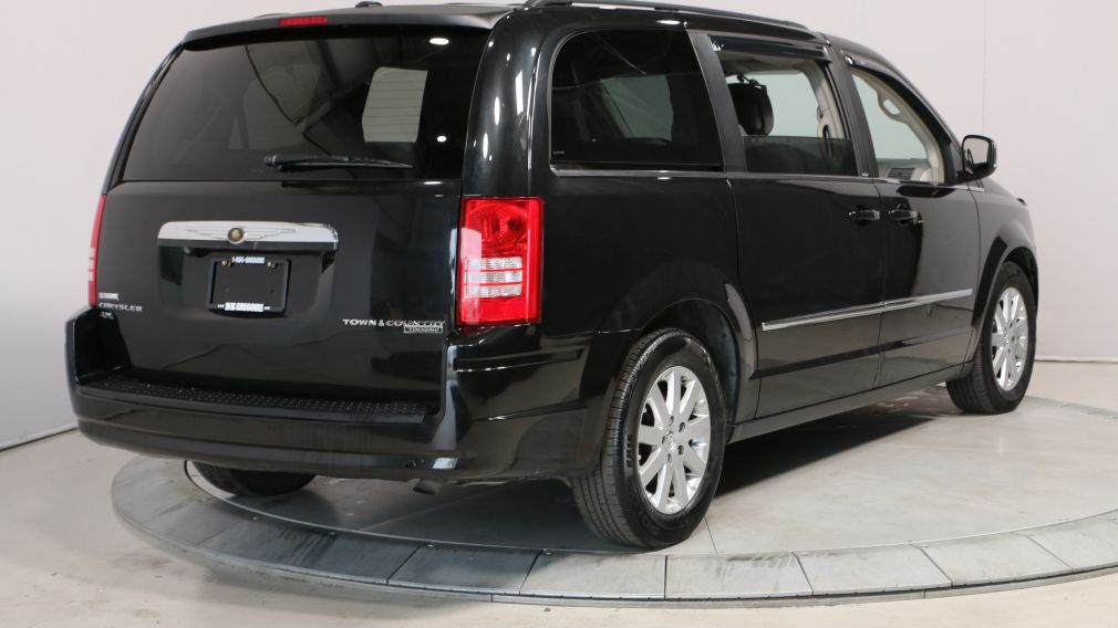 2010 Chrysler Town And Country Touring #7