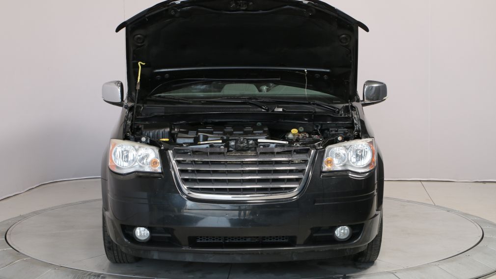 2010 Chrysler Town And Country Touring #30