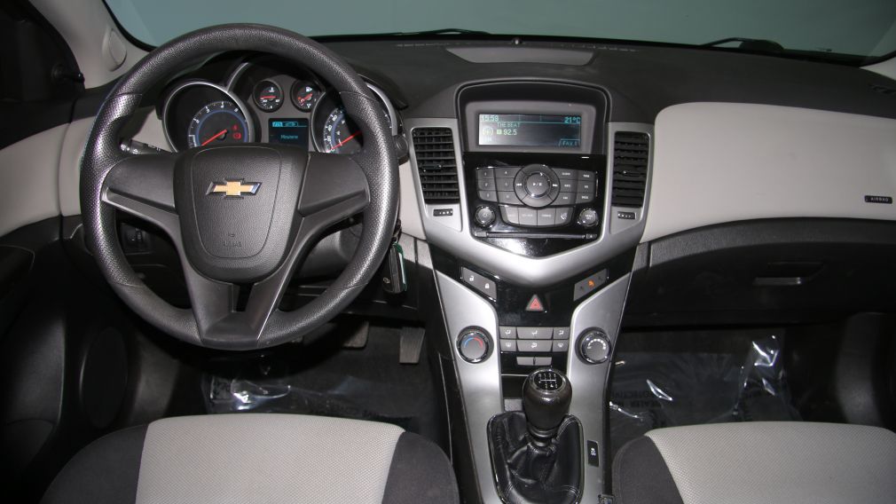 2013 Chevrolet Cruze LS #13