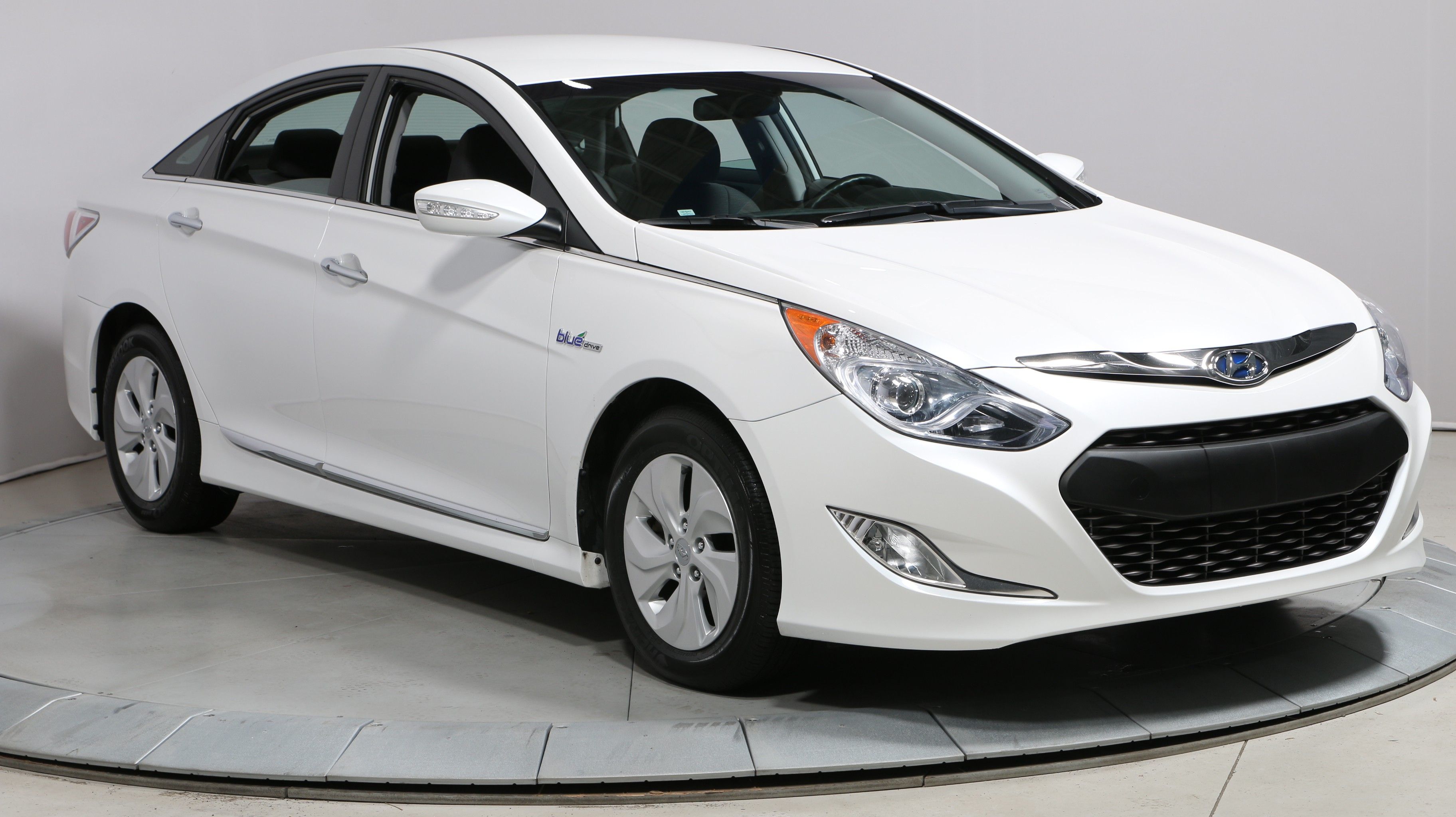 Used 2015 Hyundai Sonata HYBRID A/C BLUETOOTH GR ELECT MAGS for sale at