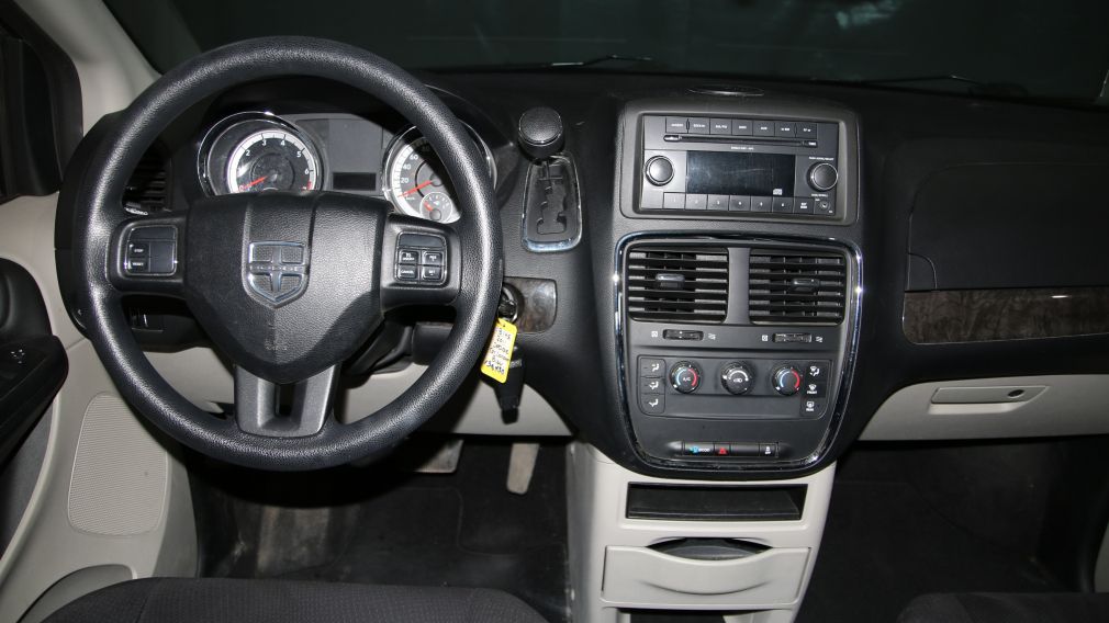 2011 Dodge GR Caravan SE #13