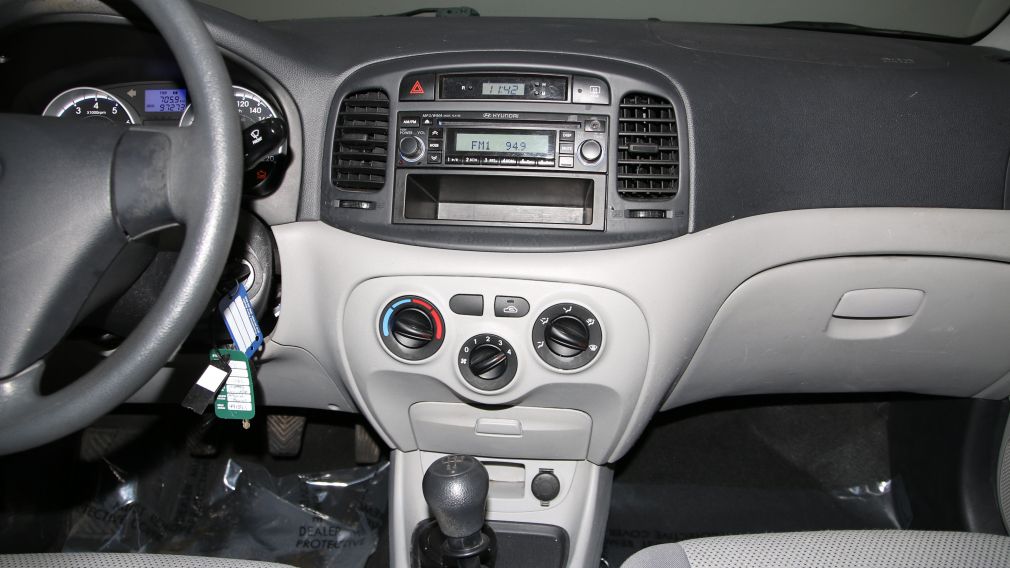 2010 Hyundai Accent L #14