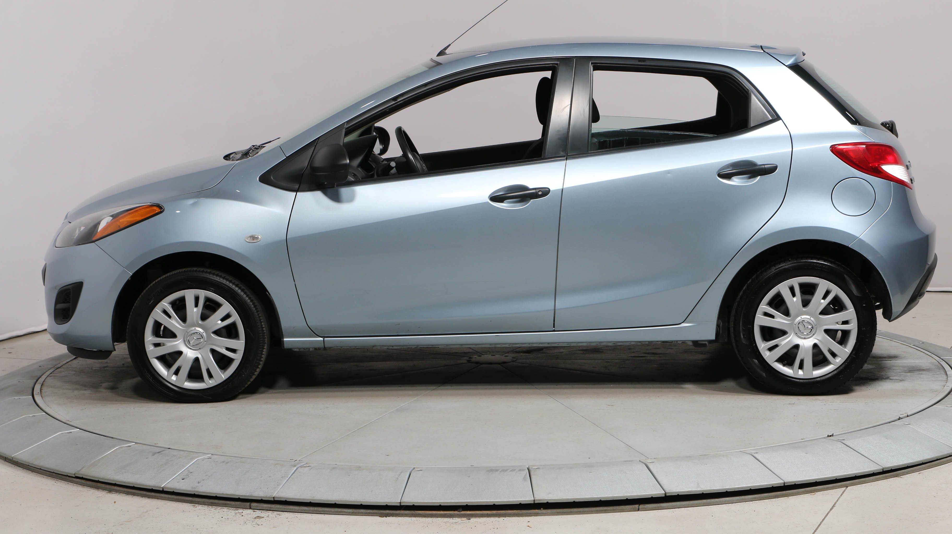 Mazda 2 2013