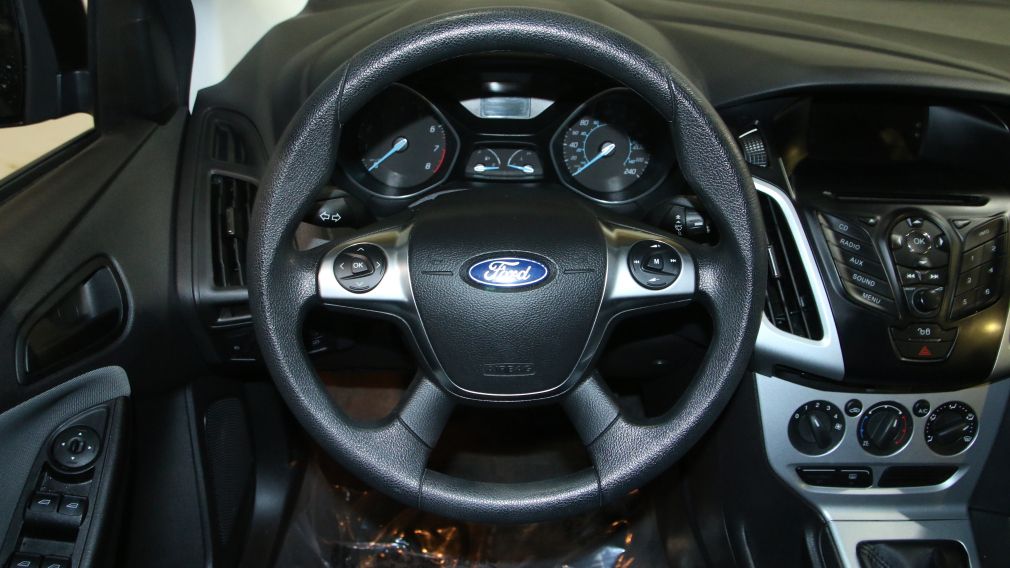 2012 Ford Focus SE A/C GR ELECT #13