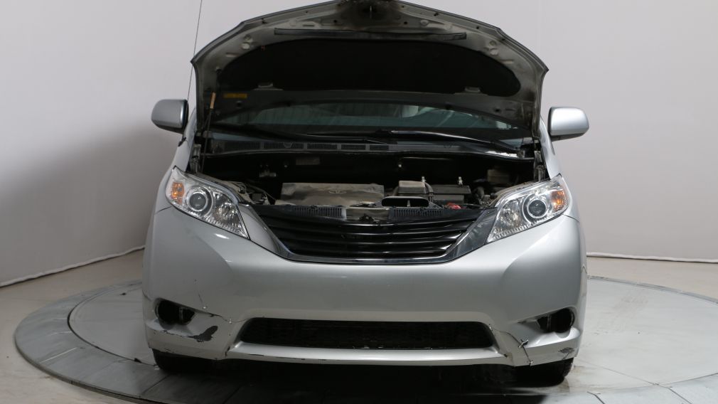 2011 Toyota Sienna LE AUTO AC GR ELECT MAGS #26
