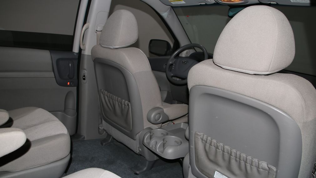 2011 Kia Sedona LX 7 PASSAGERS #17