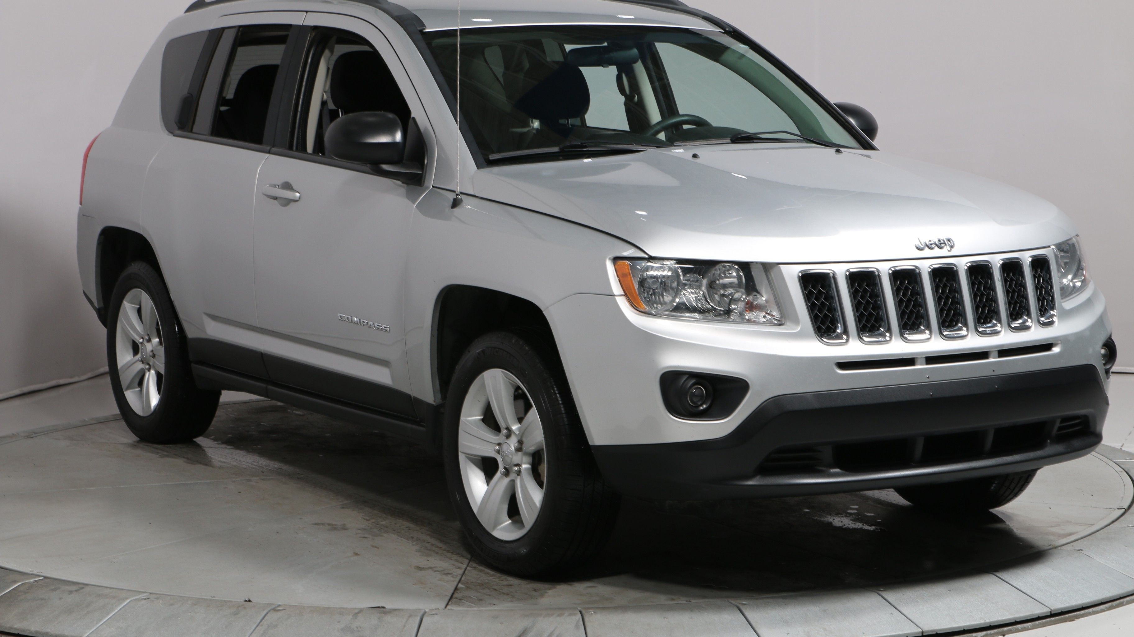 Капот jeep compass 2013