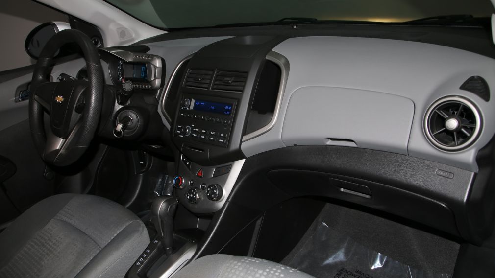 2014 Chevrolet Sonic LS AUTO A/C #17