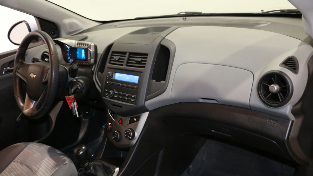 2013 Chevrolet Sonic LS BLUETOOTH #19