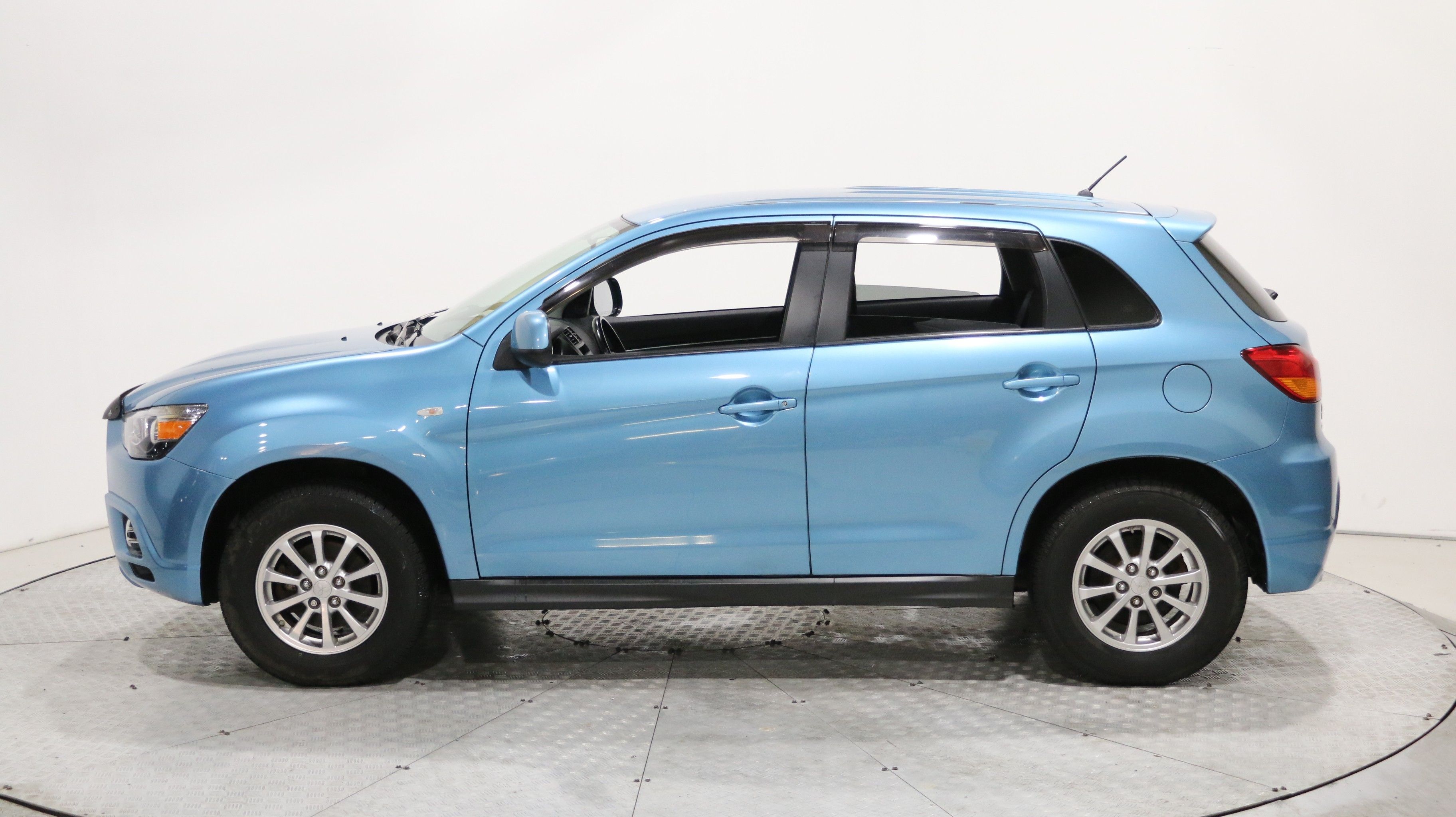 Mitsubishi rvr 2011