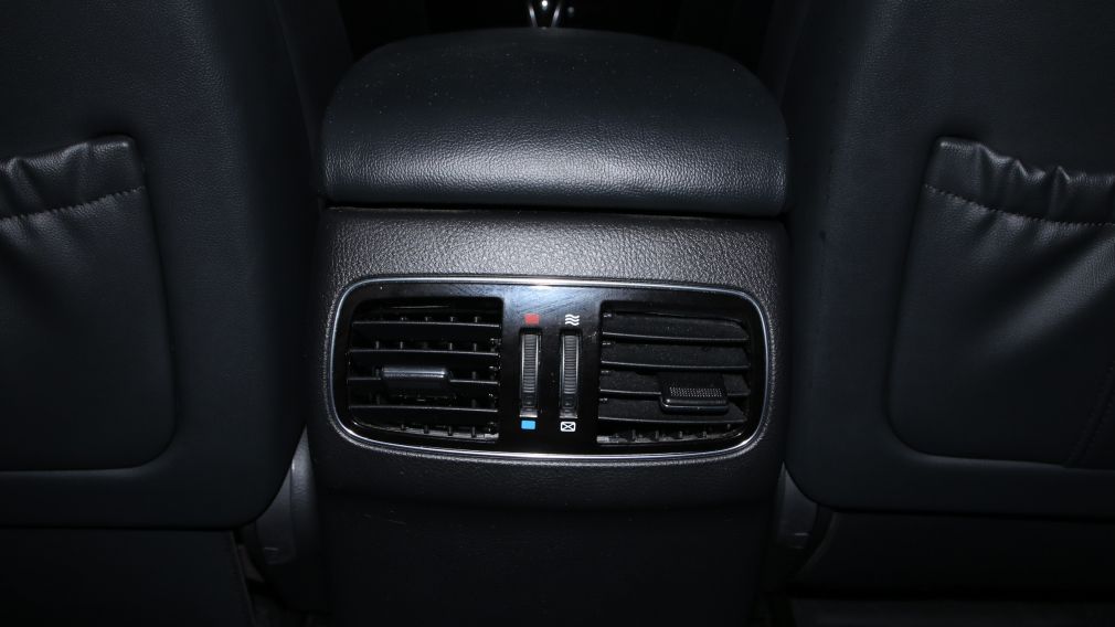 2013 Hyundai Genesis w/Premium Pkg NAV CAM RECUL CUIR TOIT BLUETOOTH MA #18