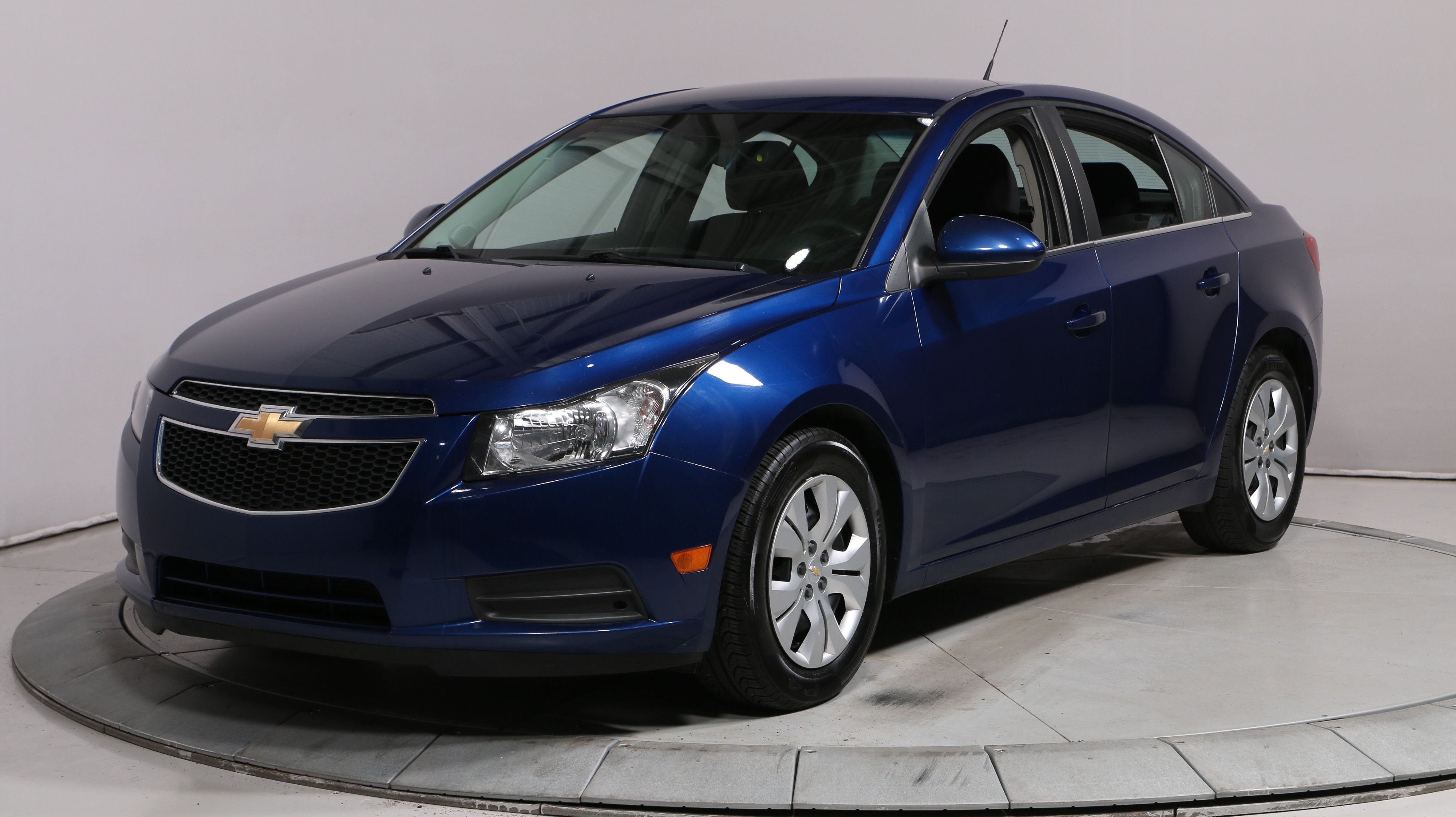 Chevrolet cruze 2012 хэтчбек