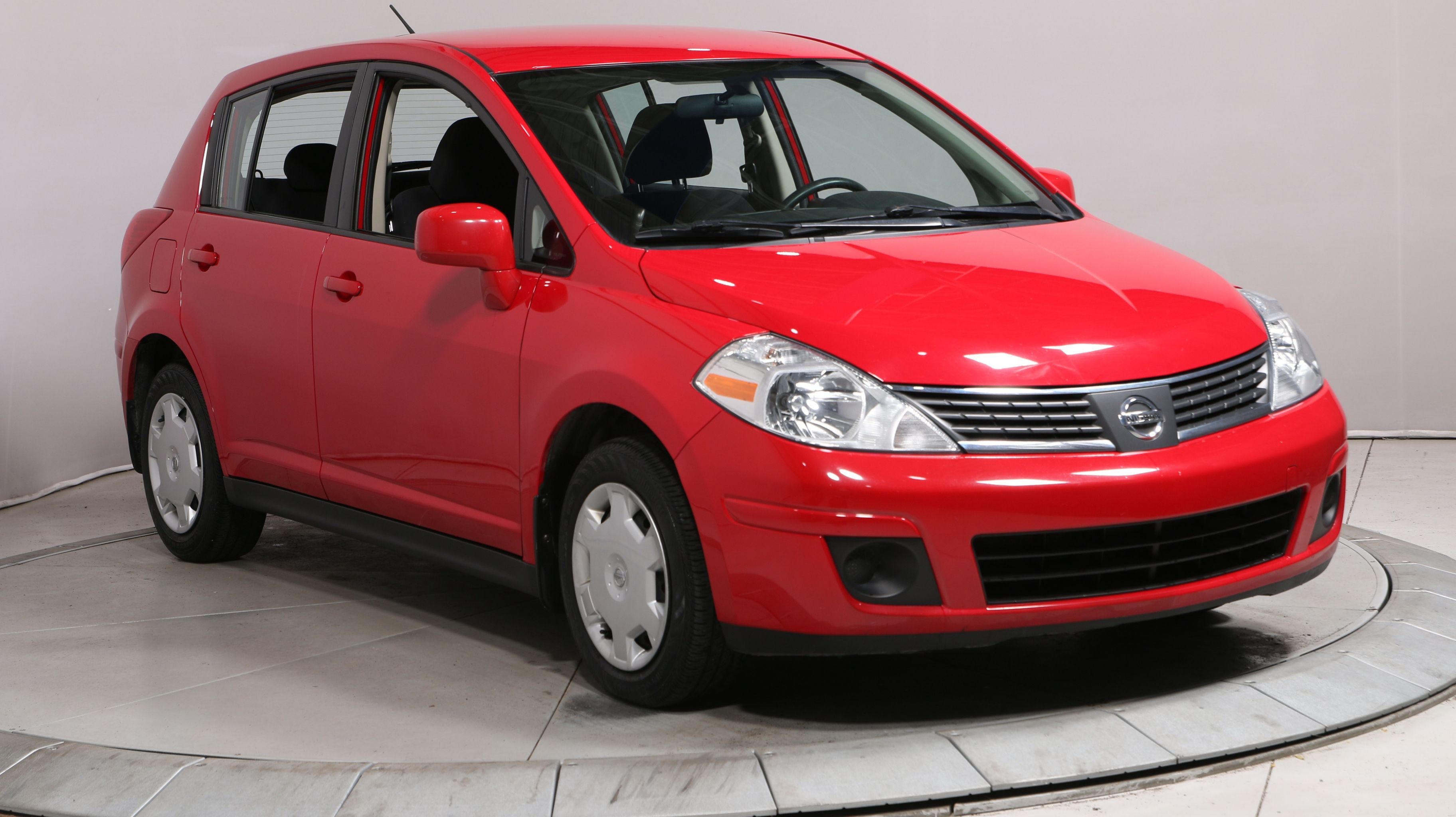 Nissan versa 2008