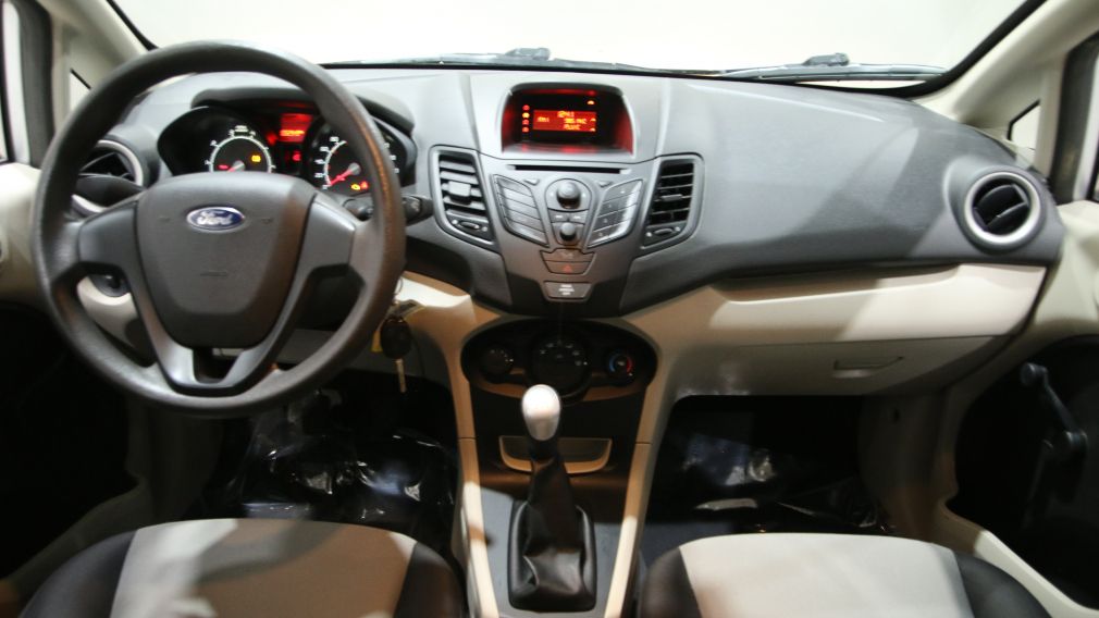 2011 Ford Fiesta S #9
