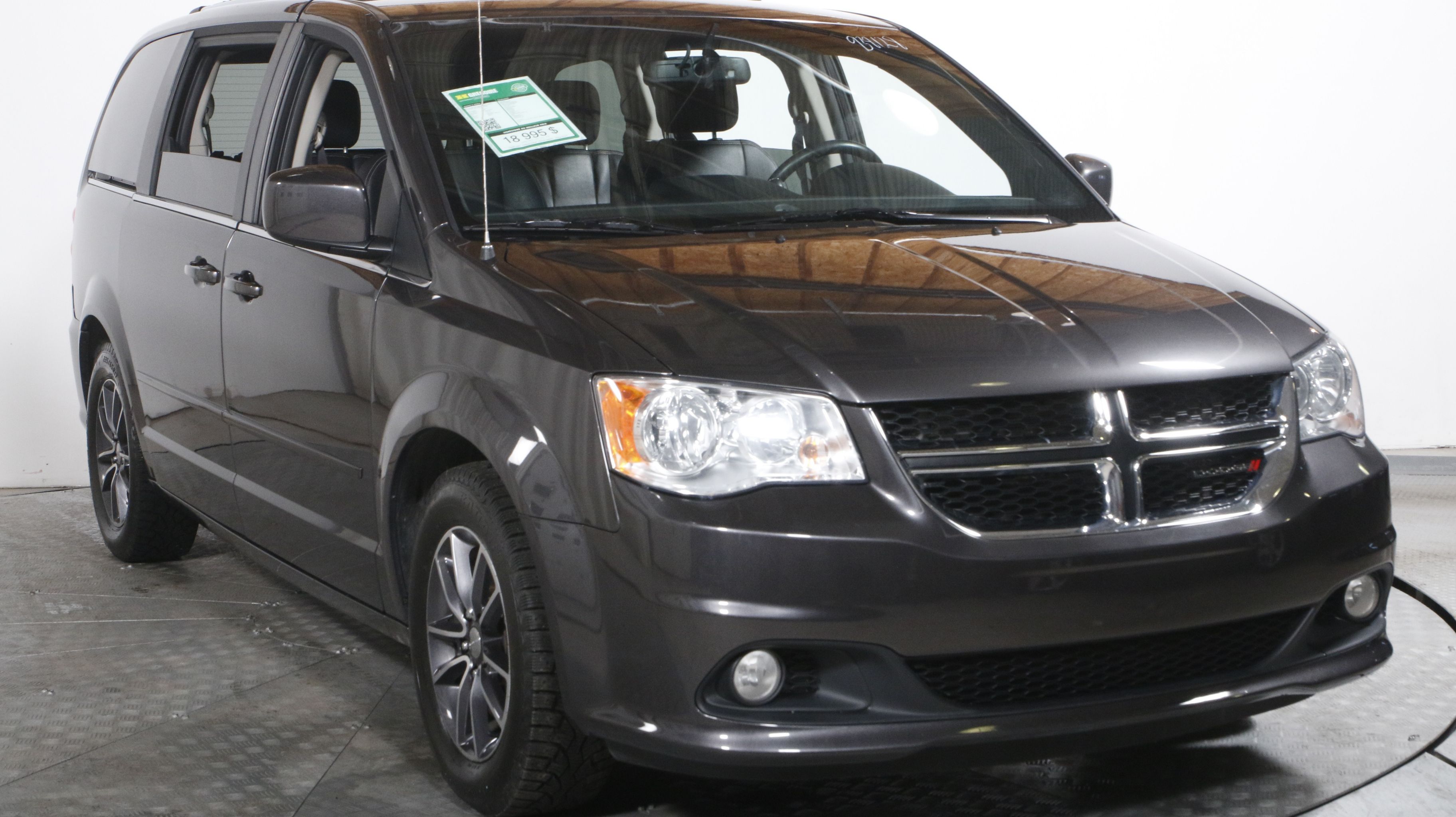 Autorder Tappetino Per Cruscotto Dodge Caravan 2005-2007 | Su Misura, Antiscivolo, Tessuto Flanella | Protezione UV