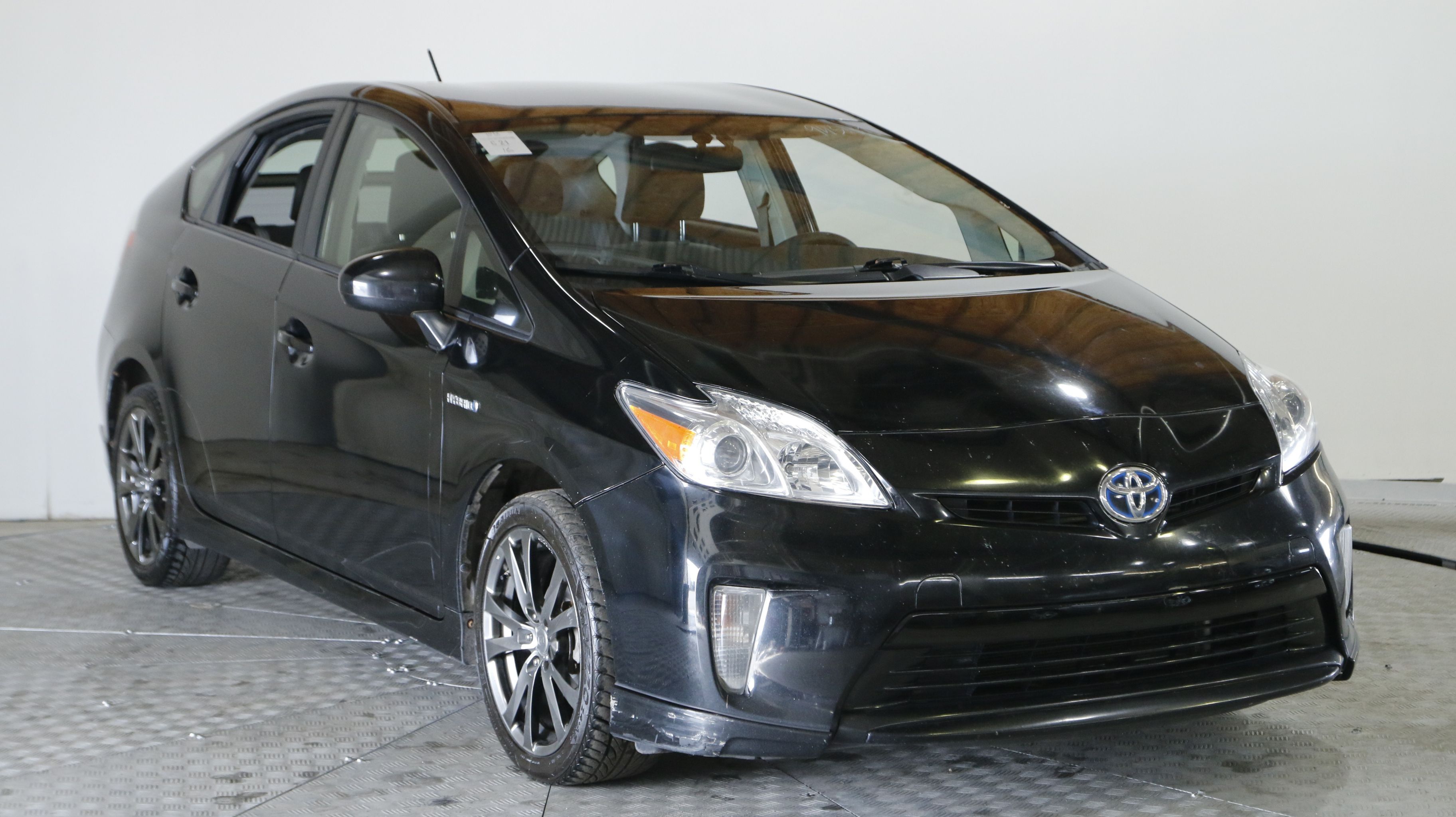 Toyota prius 2013 гибрид