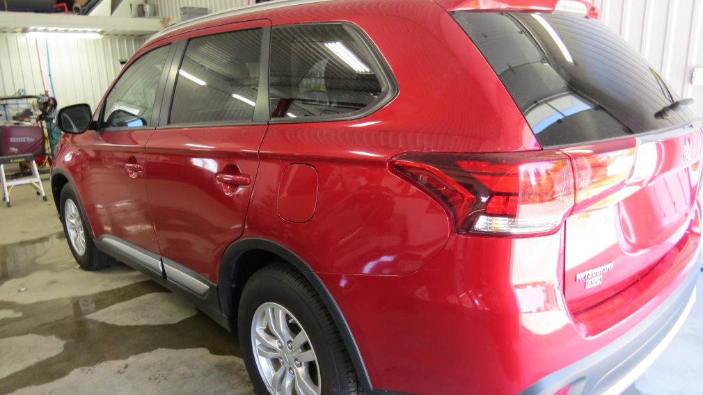 2016 Mitsubishi Outlander SE #3