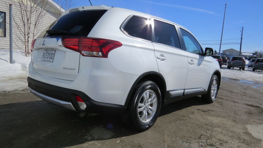 2016 Mitsubishi Outlander ES #3