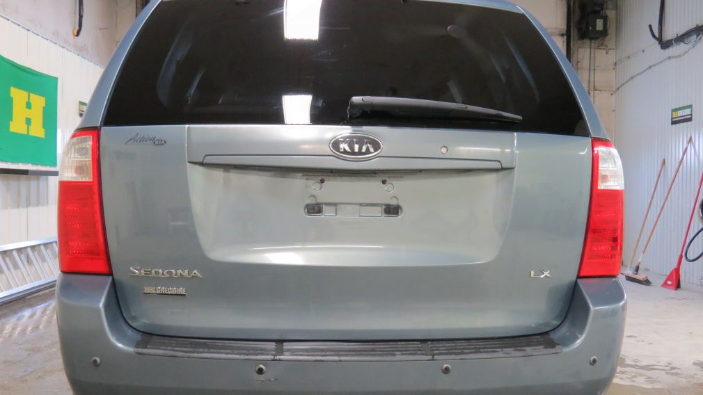 2007 Kia Sedona LX #5