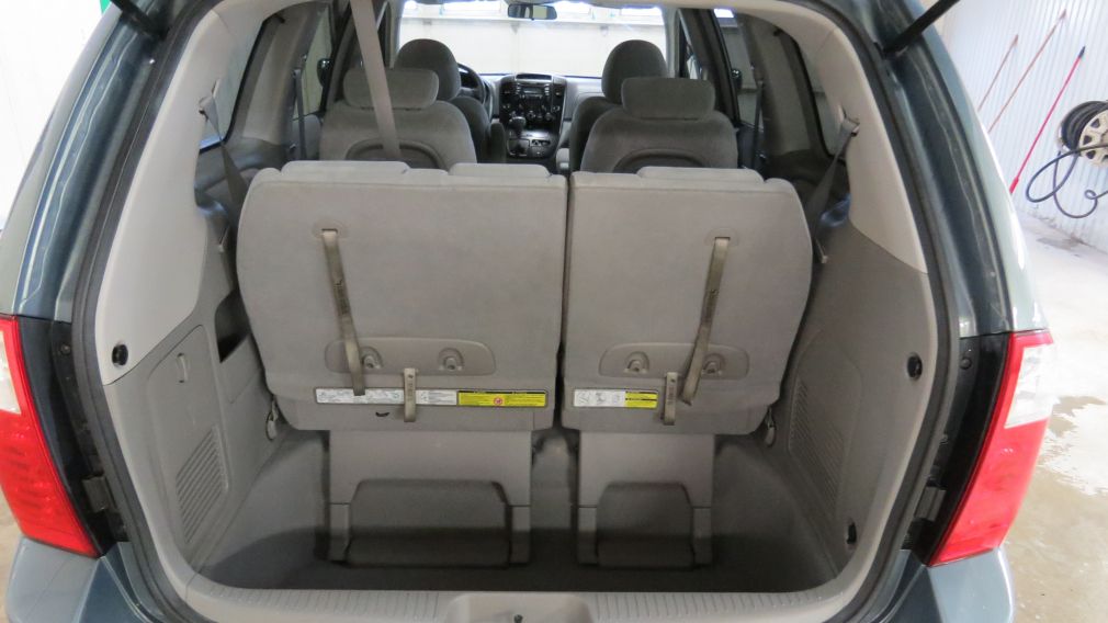 2007 Kia Sedona LX #14