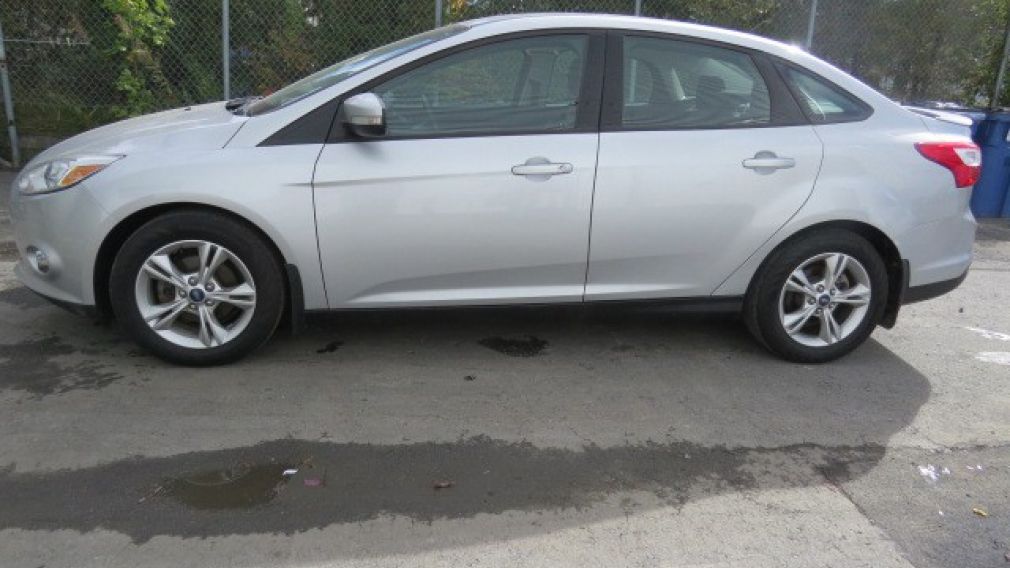 2012 Ford Focus SE et toit ouvrant #6