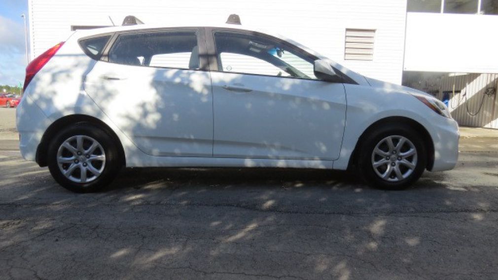 2013 Hyundai Accent GLS #6