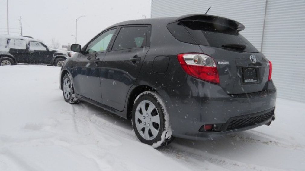 2013 Toyota Matrix 4dr Wgn Auto FWD avec toit ouvrant #16