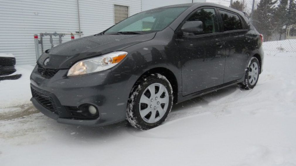 2013 Toyota Matrix 4dr Wgn Auto FWD avec toit ouvrant #2