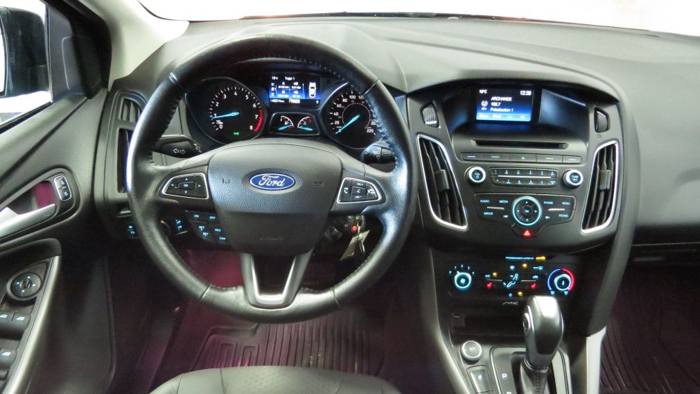 2015 Ford Focus SE #9