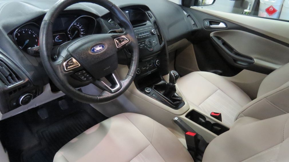 2015 Ford Focus SE #12