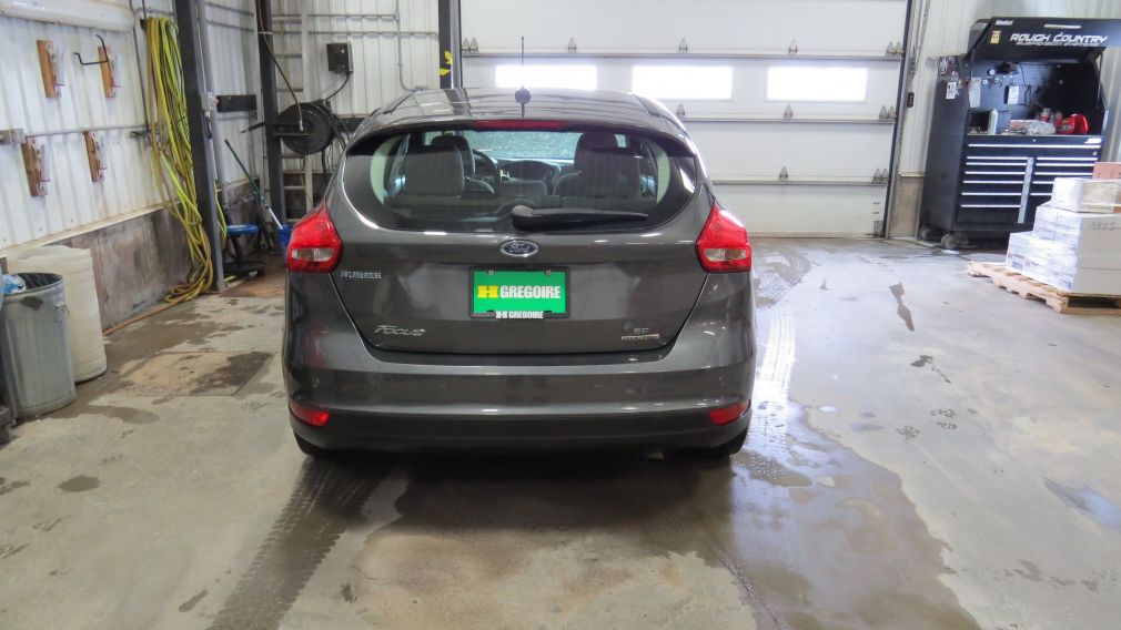 2015 Ford Focus SE #19