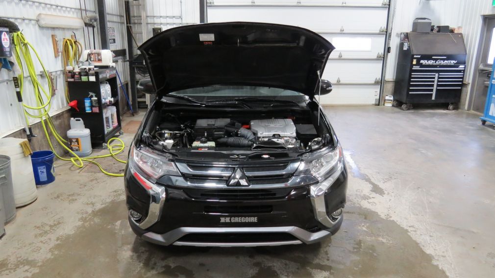 2018 Mitsubishi Outlander PHEV SE #26