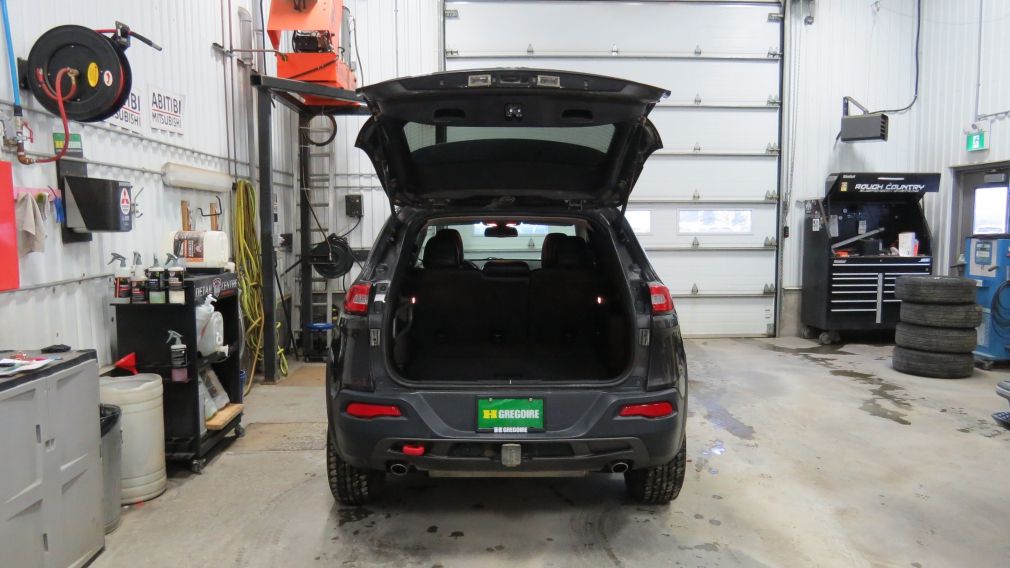 2016 Jeep Cherokee Trailhawk #25