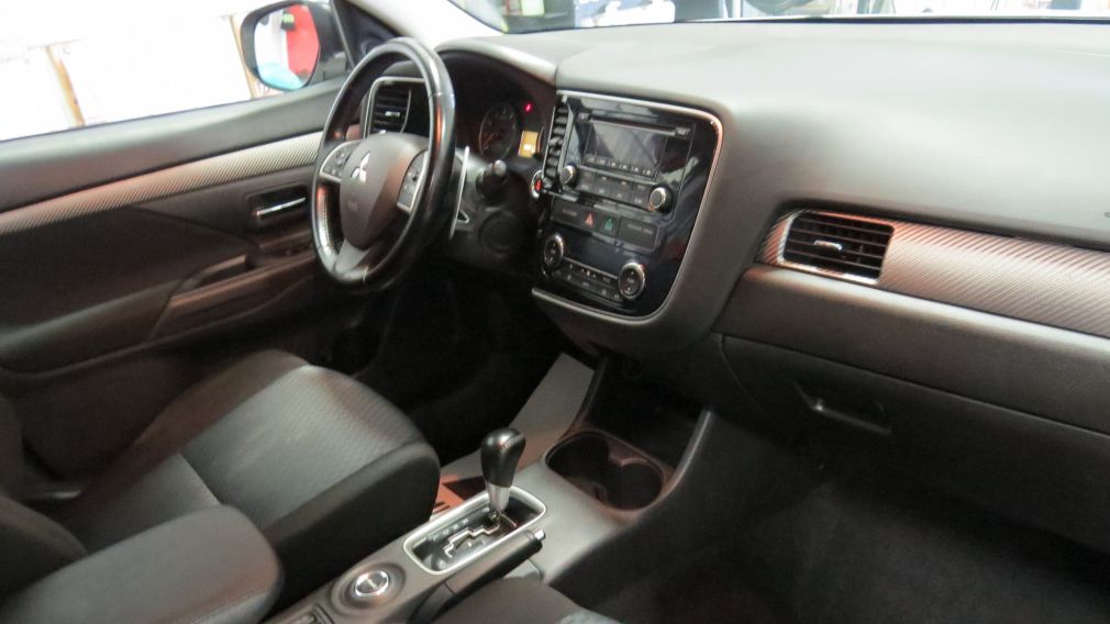 2014 Mitsubishi Outlander SE #12