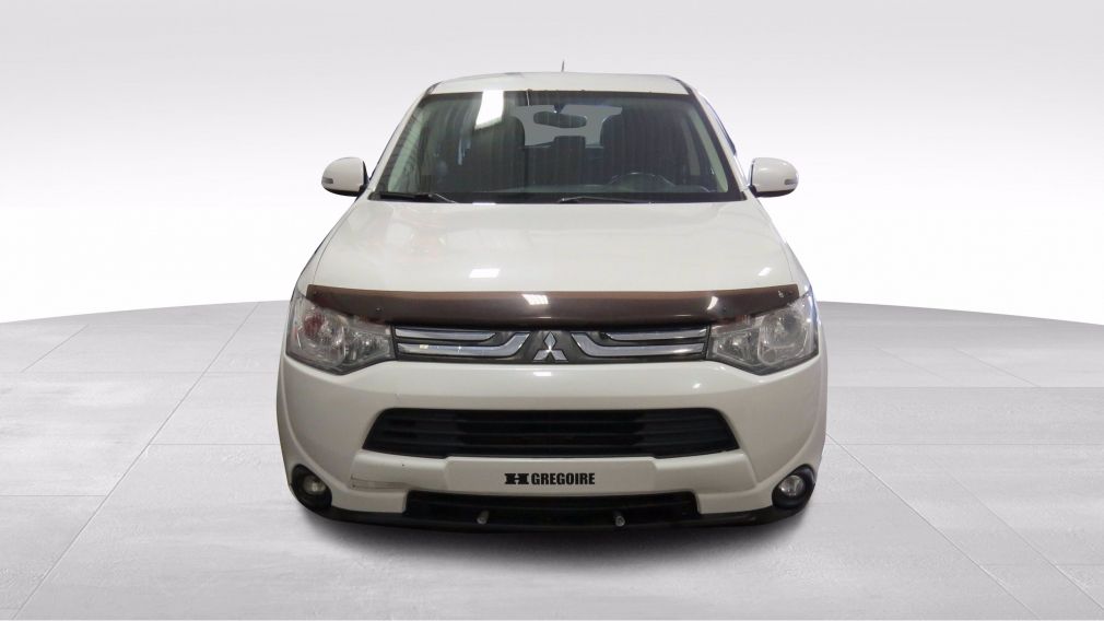 2014 Mitsubishi Outlander SE #2